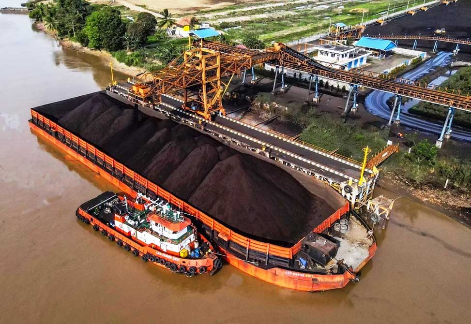 Indonesian Coal Stockpile and Barge Transportation